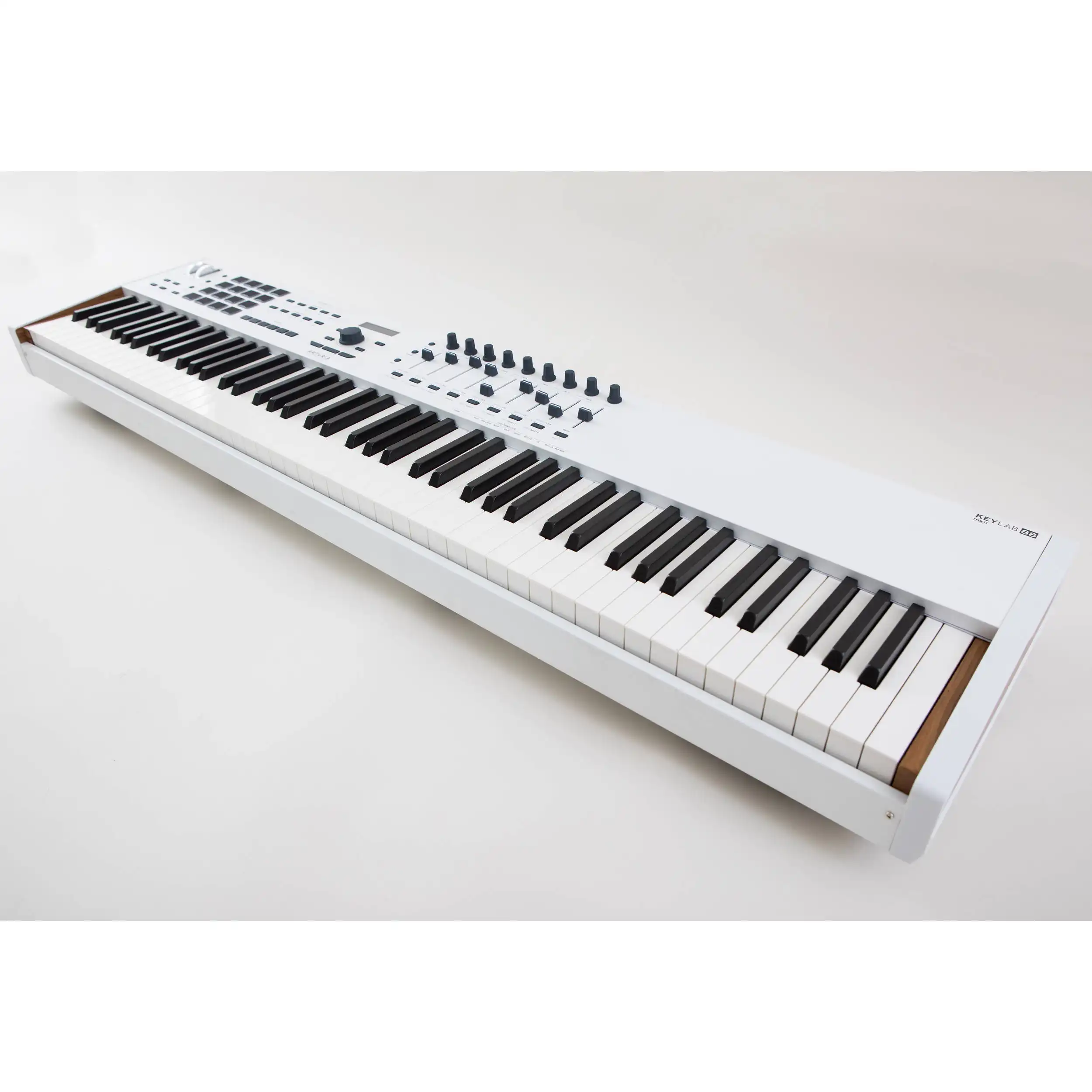 https://www.player.ba/images/products/big/48562.webp